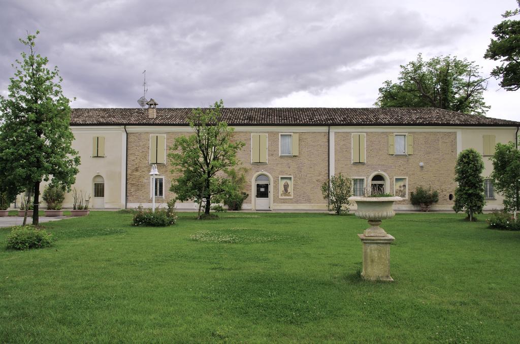 Relais Villa Roncuzzi Russi Exteriör bild