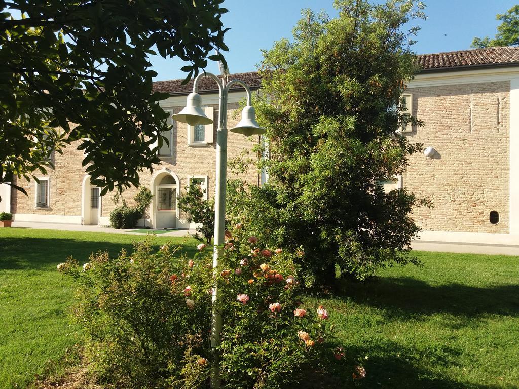 Relais Villa Roncuzzi Russi Exteriör bild