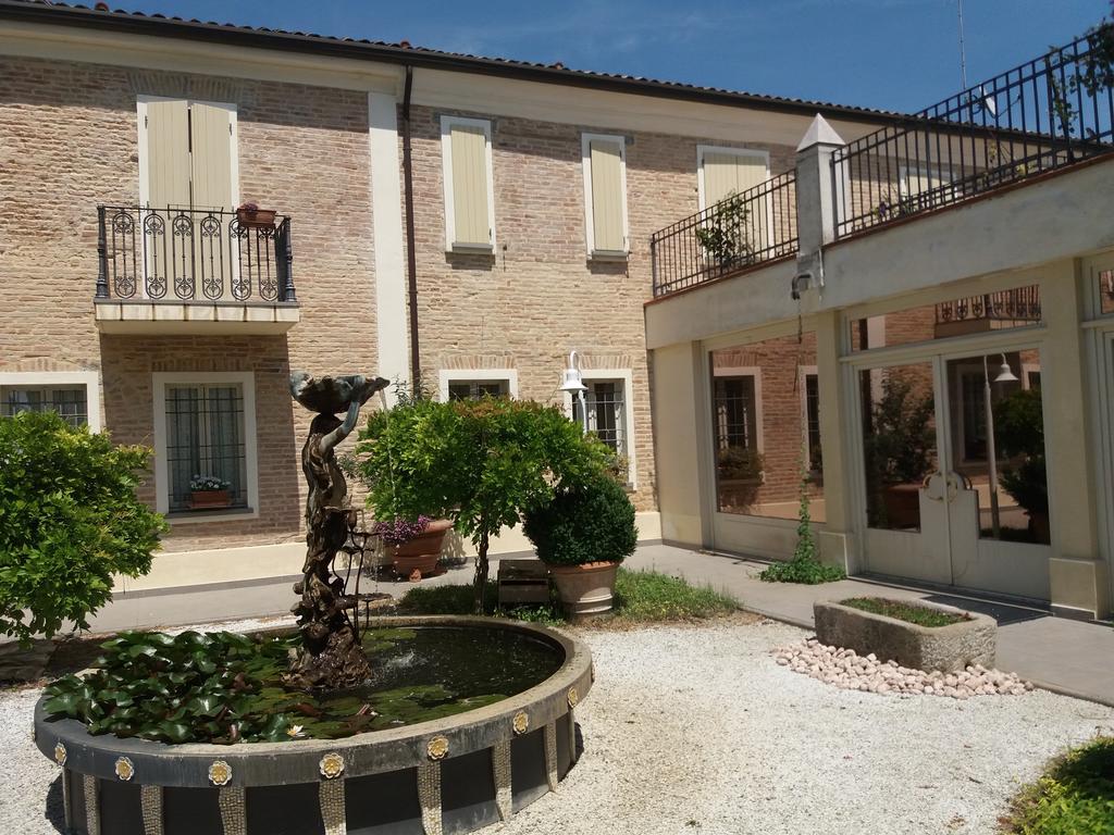 Relais Villa Roncuzzi Russi Exteriör bild