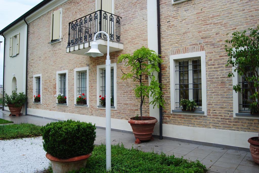 Relais Villa Roncuzzi Russi Exteriör bild