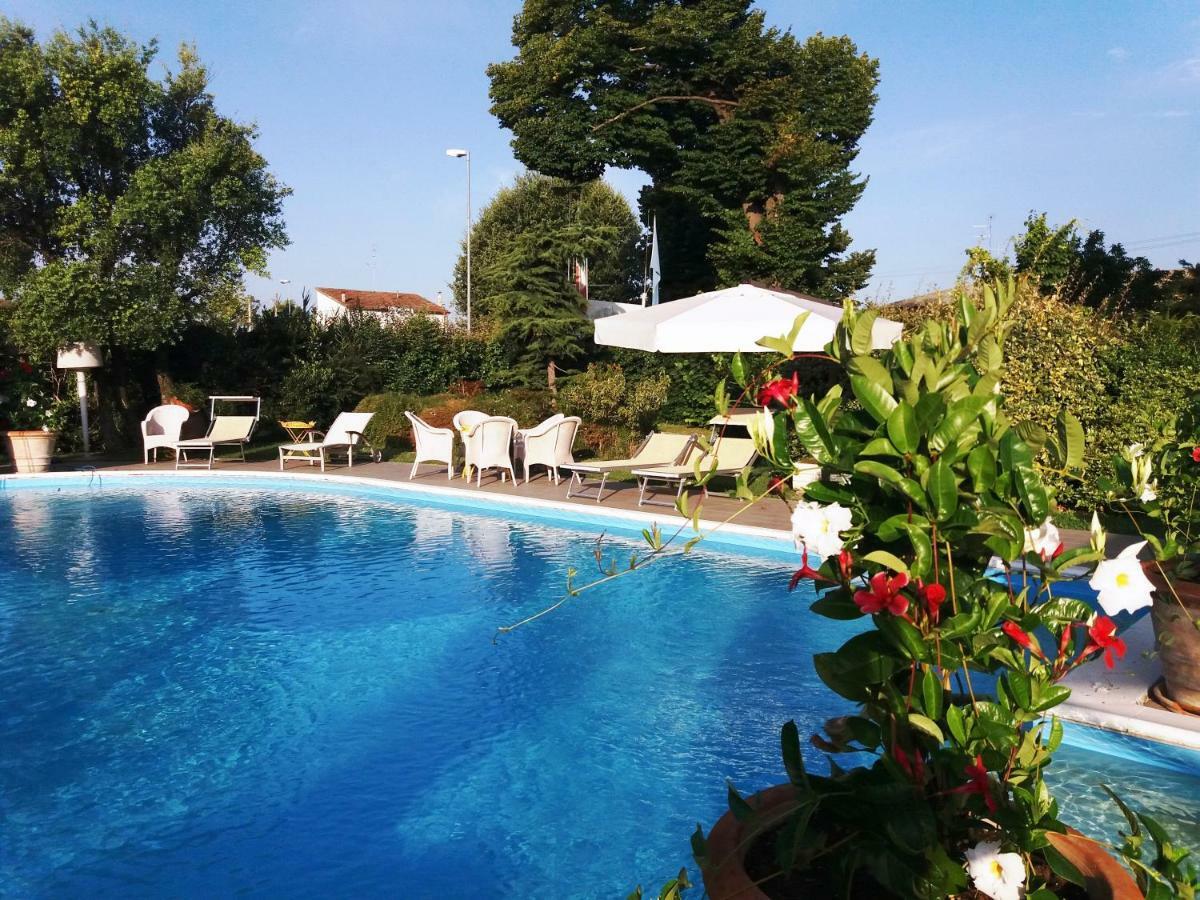 Relais Villa Roncuzzi Russi Exteriör bild